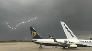 Thunderstorm at London Stansted during take-off to Madrid Barajas.