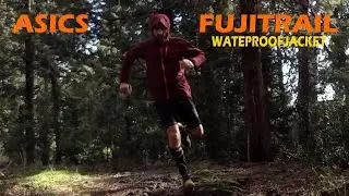 Asics FujiTrail Waterproof Jacket,  una delle migliori giacche antipioggia da trailrunning