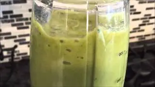 Making A Smoothie with Nutri Ninja Blender