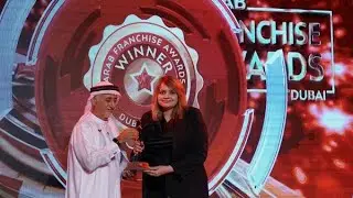 VENUS BARAK, CEO OF FRANGLOBAL RECIEVING THE 'FRANCHISE LEADER OF THE YEAR AWARD'-AFE,QE2, DUBAI
