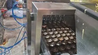 Cup cake machine with Oil spray 