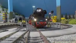 Roco br10 Dynamic smokey run,