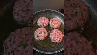 Sizzling LAMB BURGER 🍔🔥Ingredients in description #shorts #burger