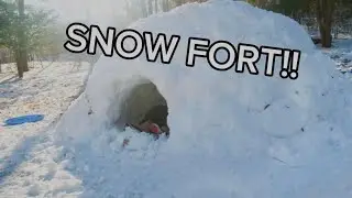 We Built a huge snow fort!! #snow #snowfort #surron #eridepro #starkvarg #talaria #wheelie #ai #mtb 