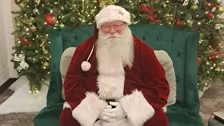 Pictures with Santa Claus at Town and Country Shopping Center in Kettering,Ohio Christmas 2025