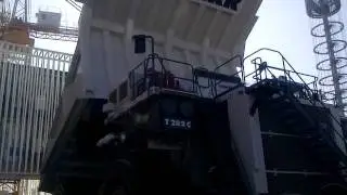 Bauma 2010:  Liebherr T282C