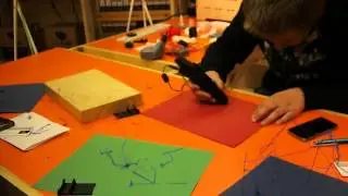 Doodling with a 3D Printing Pen | Griffonnage avec un Stylo d'Impression 3D