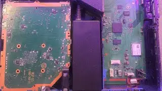 PS4 with PSVR1 processor unit box in Bluray drive bay. Scrapped discless ps4 vr all in 1 model? 