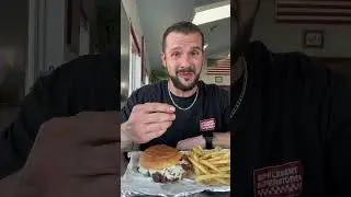 Trying Gross&rsquo; Burgers! #review #eating #mukbang #food #shorts #lunch #dinner #delicious #foodie #yum