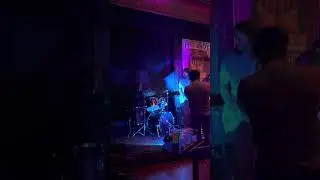 #OpenMicWednesday&rsquo;s #jamwithme #befree #feelthebeat #nojudgementzone @FatLadyBrewing 🤞🏾