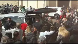 Lo strazio di parenti e amici al funerale di Daniele Tanzi