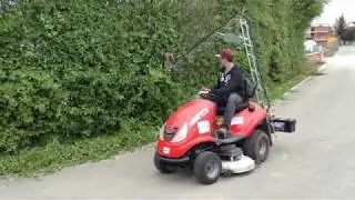 Heckenschneiden mit Aufsitzmäher bis 4 Meter Höhe Rasenmähen horizontal auf dem Geände von WEMO