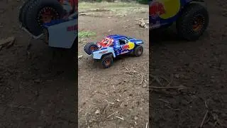 Orlandoo Hunter Short course trophy truck OH32X02 jumping and drifting #microscale #shortcourse