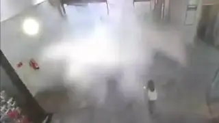 Rekaman CCTV ATAP JEBOL AEON Mall BSD TANGGERANG