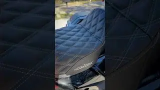 HOGWORKZ Rise-Up Seat for '14-'24 Harley Touring Bikes! 🔥 @RAIDERWORLD #harleydavidson #hogworkz