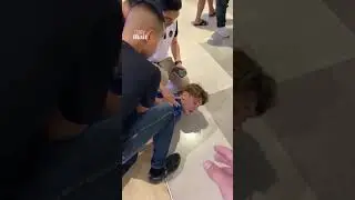 Dramatic moment police swoop on Aussie tourist inside a shop in Thailand | Daily Mail