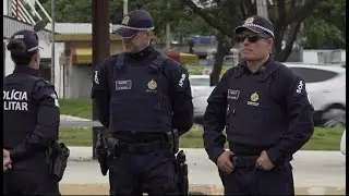 Federal Police execute warrants against federal deputies.