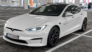 2023 Tesla Model S Interior & Exterior Walkaround in detail