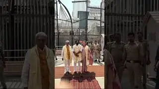 Pawan Kalyan With Wife In Varanasi #pawankalyan #pmmodi #nomination #varanasi #shorts #politics