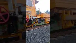 dynamic Tamping machine. aliment and Packing of rail and Sleepar.