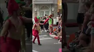 Lobster and Shrimp Parade Dancers #lobster #shrimp #dancing