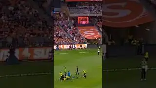 Shocking Collision ⚡ Daniel Sam & Bankroft #bbl18 #bbl #danielsams #bankroft #cricket