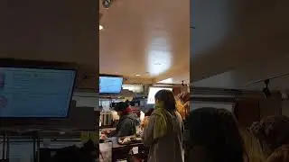 There's a long cue in the Korean Hub, KOREA TOWN , Manhattan , N.Y.C.🍜 🇰🇷 🇺🇲 🗽
