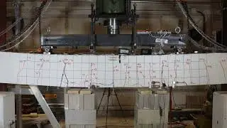 Lap splice test on GFRP reinforced concrete beams