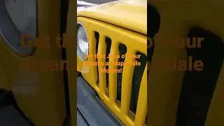 Ż&oacute;łty Jeep Wrangler Rubicon LJ w Mapledale Motors #śnieg #zima