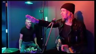 Lifehouse road stories - How Bryce Soderberg missed bus call and puppets opened for the band