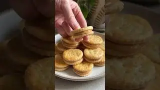 Homemade Peanut Butter Ritz Crackers #recipe #baking #shorts #homemade