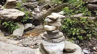 Stone piles as a Nepalese religious symbol? - Part 1