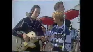 Big Audio Dynamite - Hip Neck & Thigh + short Mick Jones interview (Get Fresh ITV 1988)