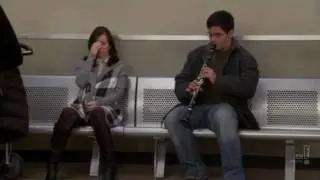 How I Met Your Mother - Marshall meets Lily at the airport