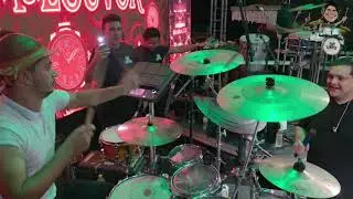 Gil Monteiro tocando com Banda Som e Louvor