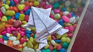 How to fold an origami jumping frog 