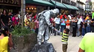SOLDADO ROBOT EN EL PASAJE MADERO DEL CENTRO HISTORICO