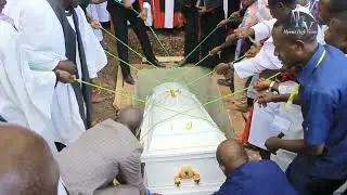 MSIBA DWT..kwaya ya K.C.C waliza waombolezaji msiba wa (Can. RICHARD SHIMBU)