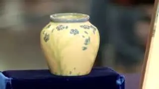 Web Appraisal: UND Vase by Margaret Cable