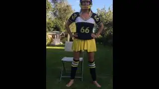 Cute little girl girl helping her mum in ALS ice bucket challenge hilarious *cute laughing*