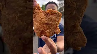Is This The Best Fried Chicken in LA? #foodie #foodvlog #foodshorts #losangeles #food #eating #fyp