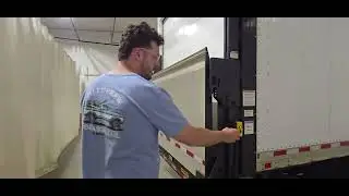 5096P 2017 Ford F-450SD Box Truck with Power Lift Gat