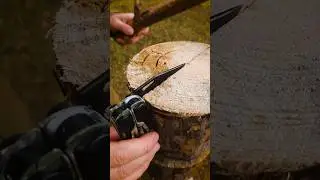 How to cut a log with a knife?!