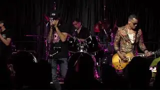 Suriname Rock musicians cover Smoke on the Water by Deep purple