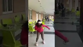 Funny reactions in the Metaverse. Dance with the robot 🤖 #metaverse