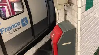 42 MF77 ligne 7 &agrave; la station Poissonni&egrave;re