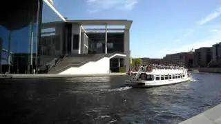 SAMSUNG WB1000 720p/30fps (In hand) Berlin canal 2009.MP4