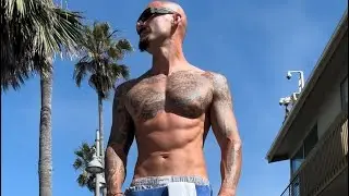 100 BURPEES AT VENICE MUSCLE BEACH 💪🏼