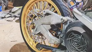 Suzuki Burgman modified to 14 inches mags