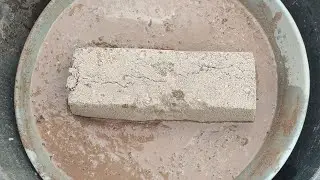 Dry and water crumbling of gritty bars